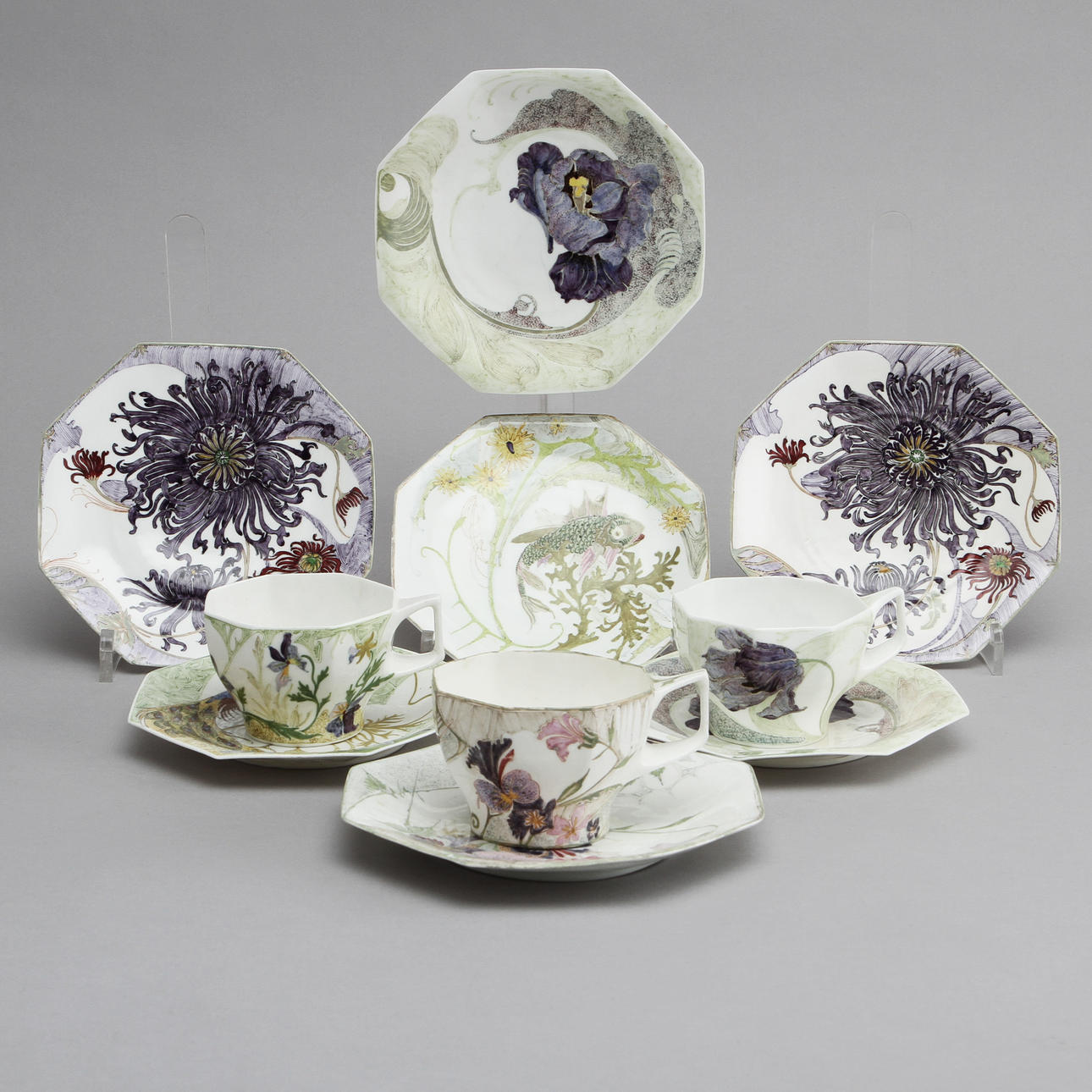 KAFFEKOPPAR MED FAT, 3 st, samt KAFFEFAT, 4 st, porslin, Rozenburg den Haag, tidigt 1900-tal.