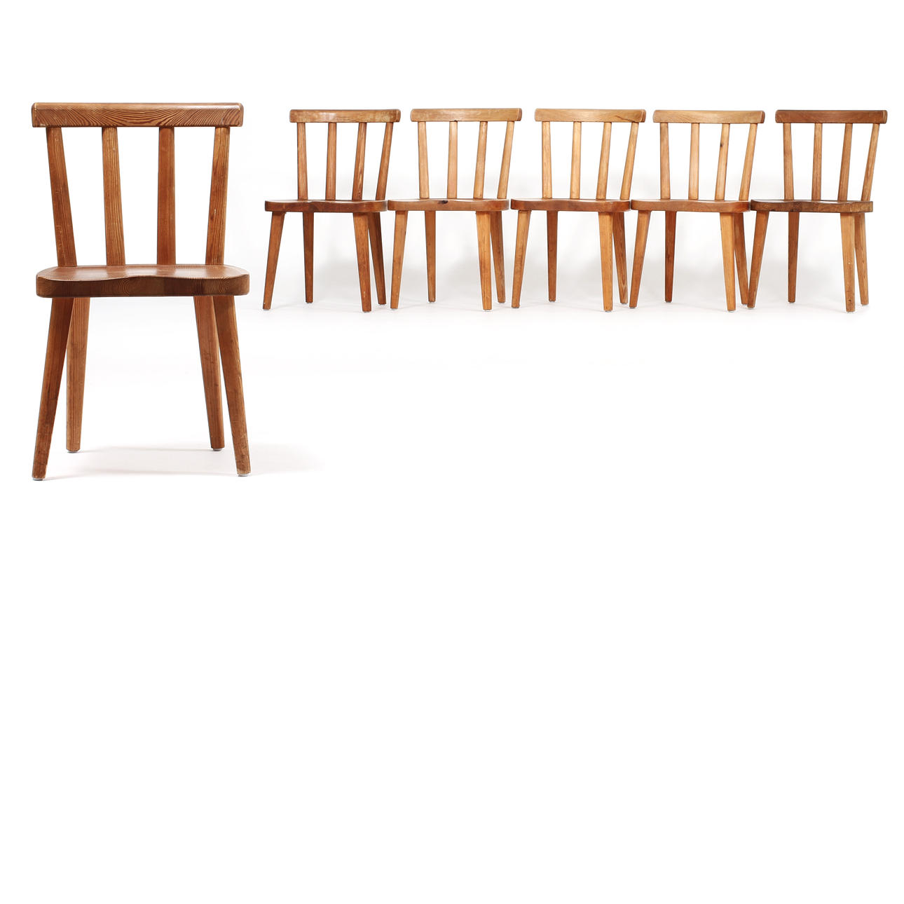 AXEL EINAR HJORTH. Stolar "Utö", 6 st, syrabetsad furu. Nordiska Kompaniet 1930-tal.