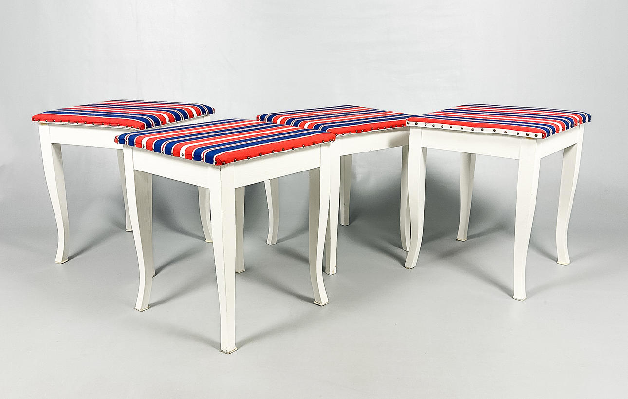 Et sæt af 4 paller, 18./20. århundrede.