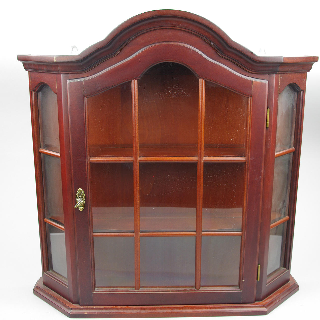 VÄGGVITRINSKÅP, mahogny, sent 1900-tal.