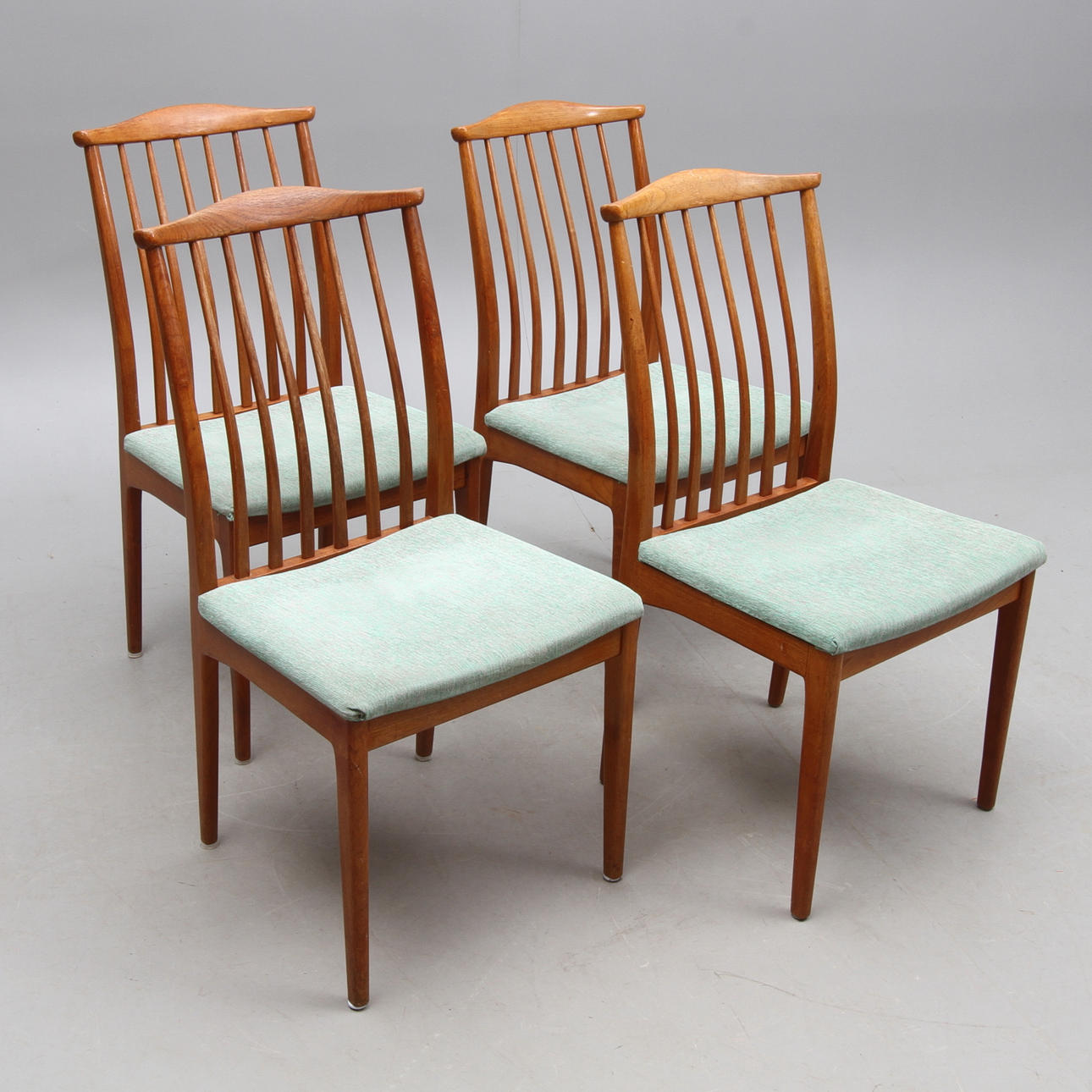 STOLAR, 4 st, oidentifierad formgivare, omkring 1900-talets mitt.