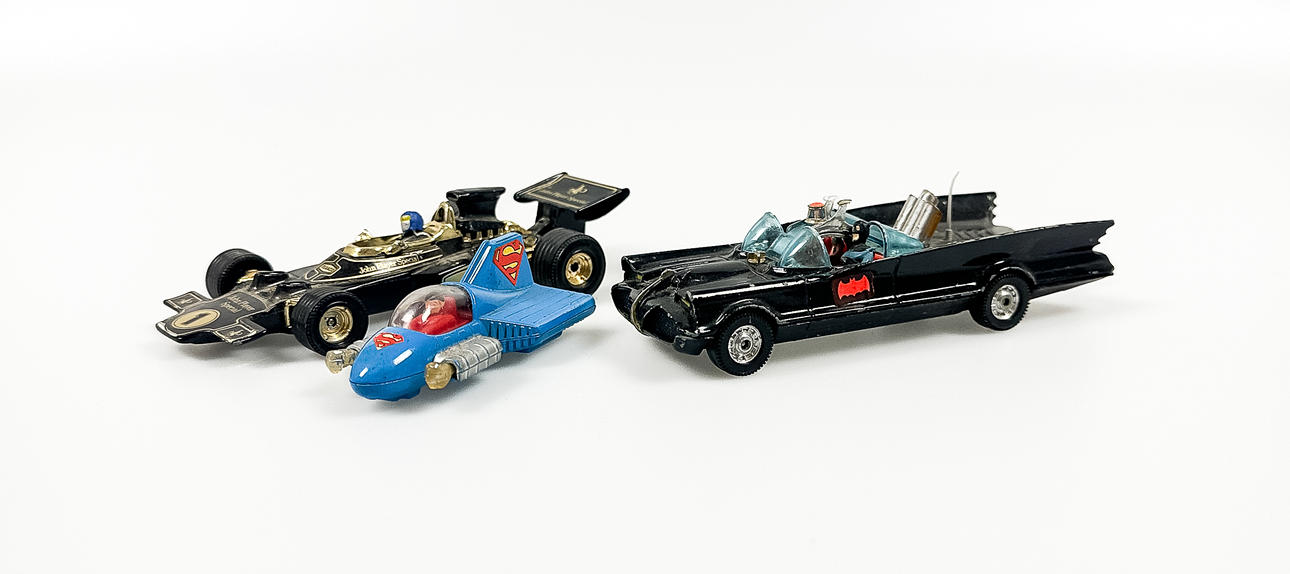 MODELOS DE COCHES, 3 piezas, Corgi Toys.