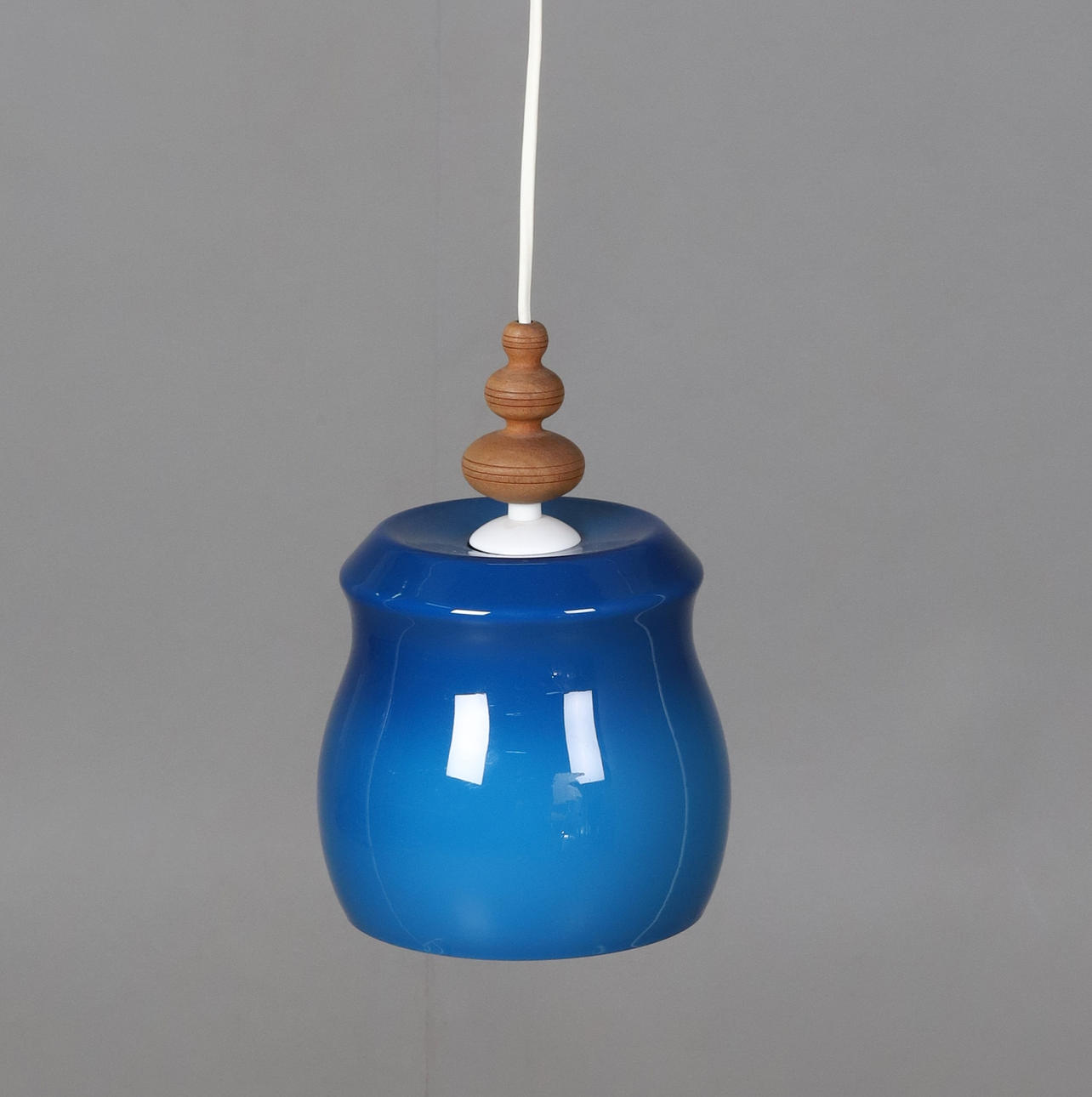 TAKLAMPA, blå glaskupa, hängande modell.