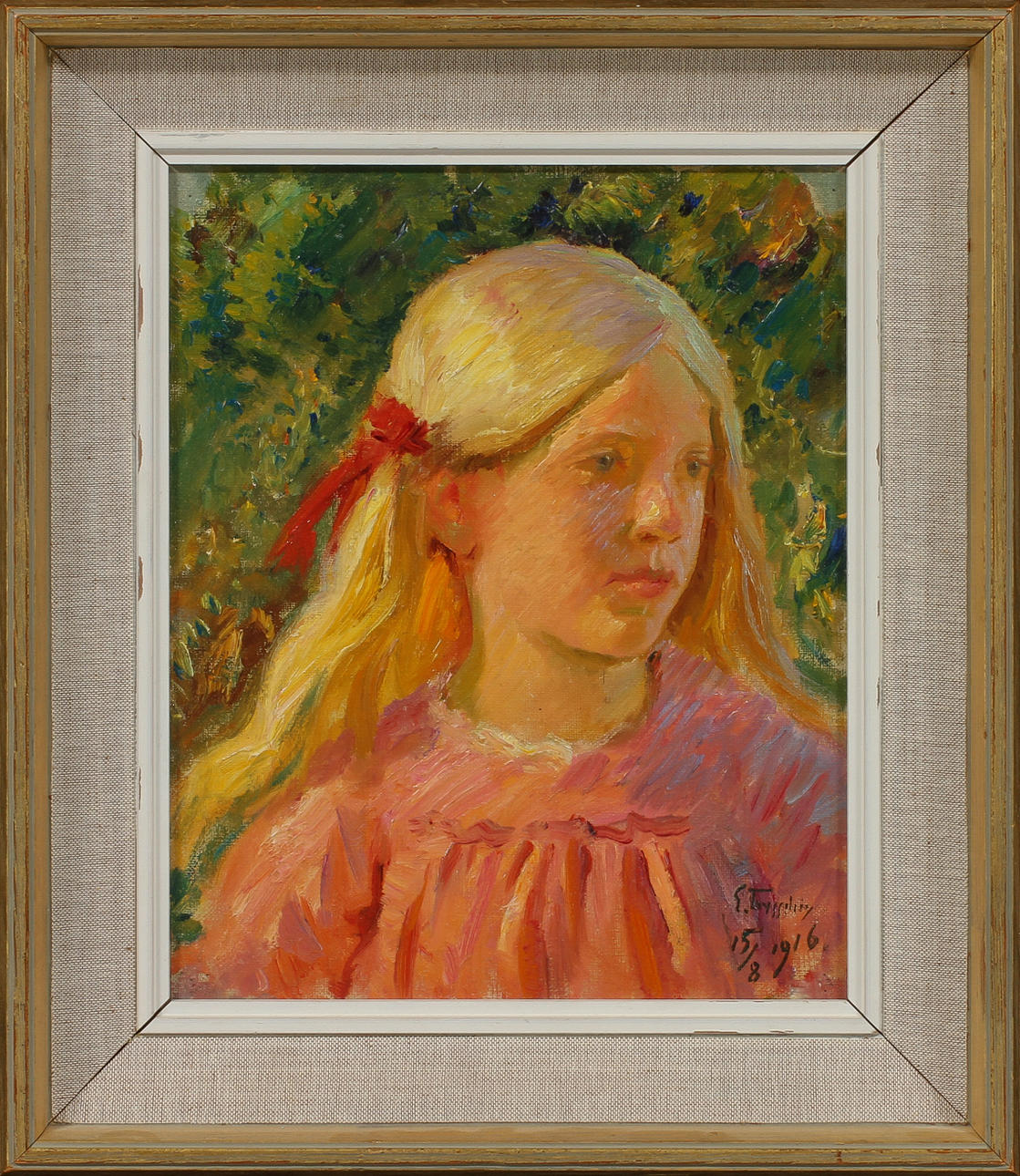 ERIK TRYGGELIN. Porträtt av flicka med rött hårband. Olja på duk, signerad och daterad 15/8 1916.