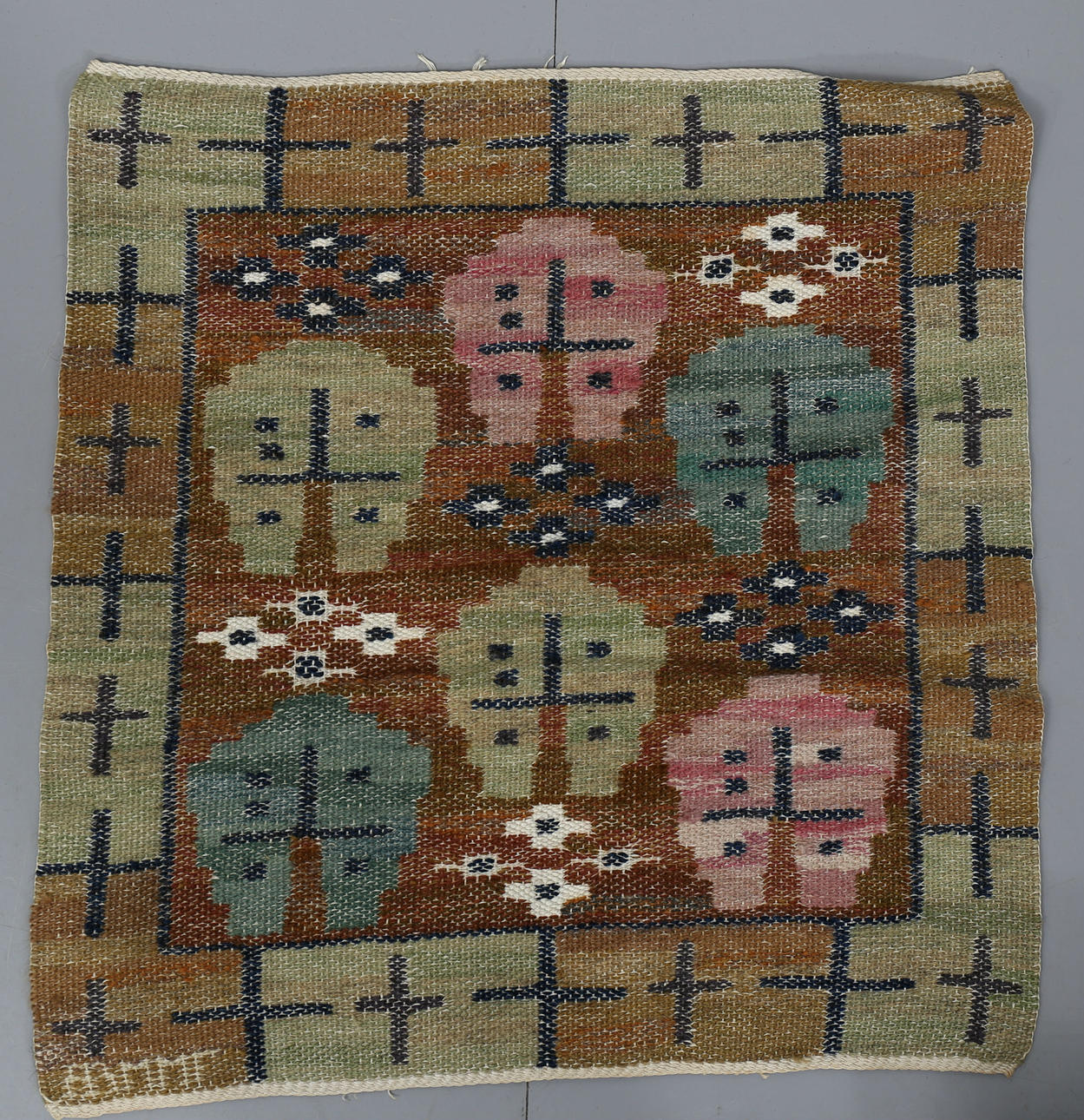 MÄRTA MÅÅS FJETTERSTRÖM. Vävnad, signerad AB MMF, Båstad, Sverige.