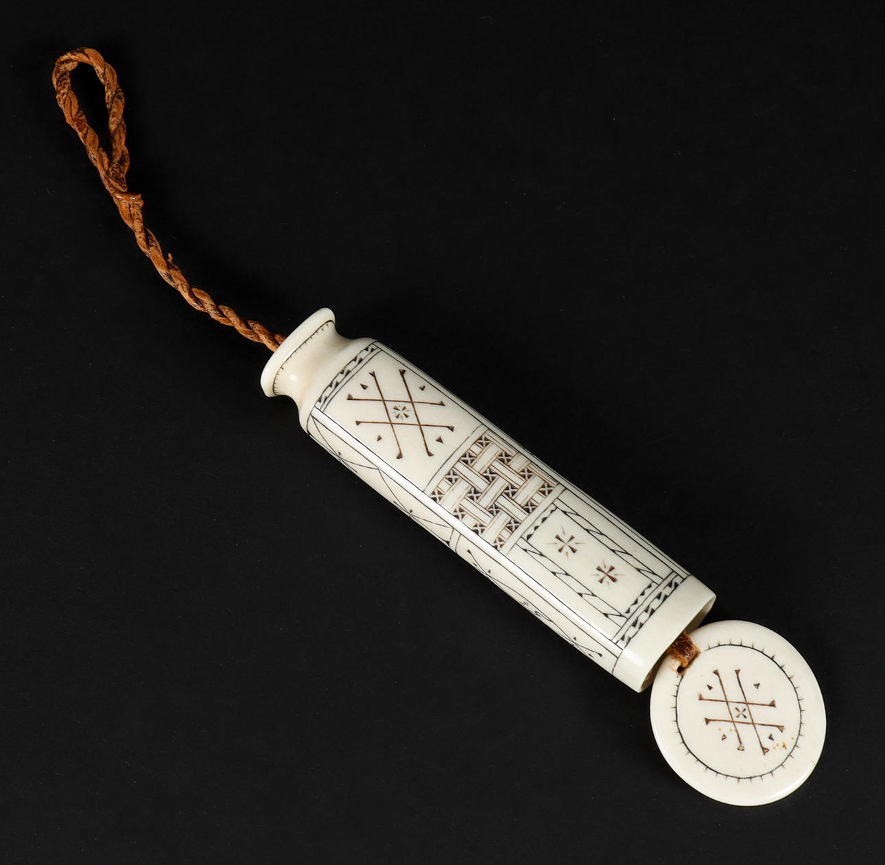 NÅLHUS, samearbete 'Doudji', renhorn.