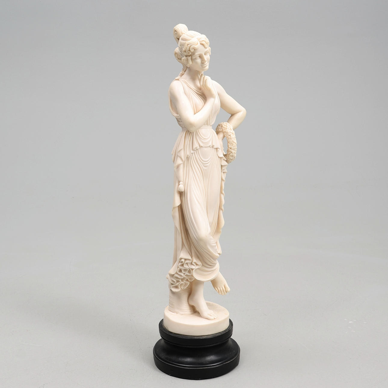 SKULPTUR. Konstmassa, 1900 tal.