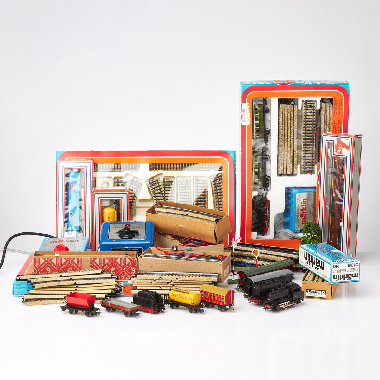 MÄRKLIN, locomotives, freight wagons, 3 wagons from Lima, rails, partly in original packaging.
