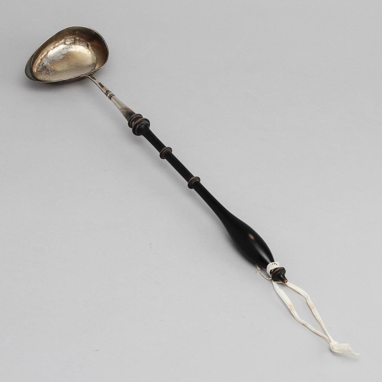 SOPPSLEV, silver samt svärtat träskaft, 18/1900-tal.