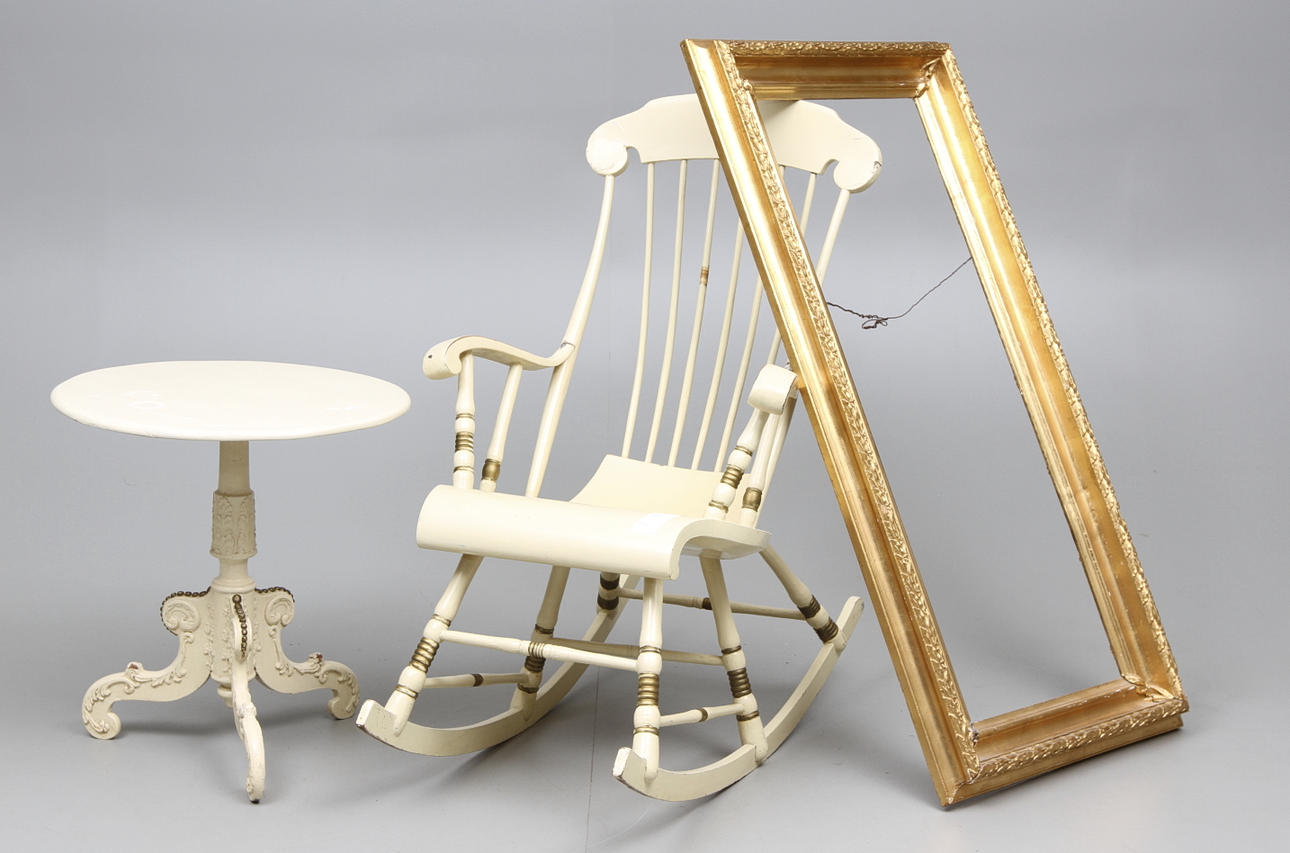 PARTI MÖBLER, 3 del, pelarbord, gungstol samt ram 1800 tal.