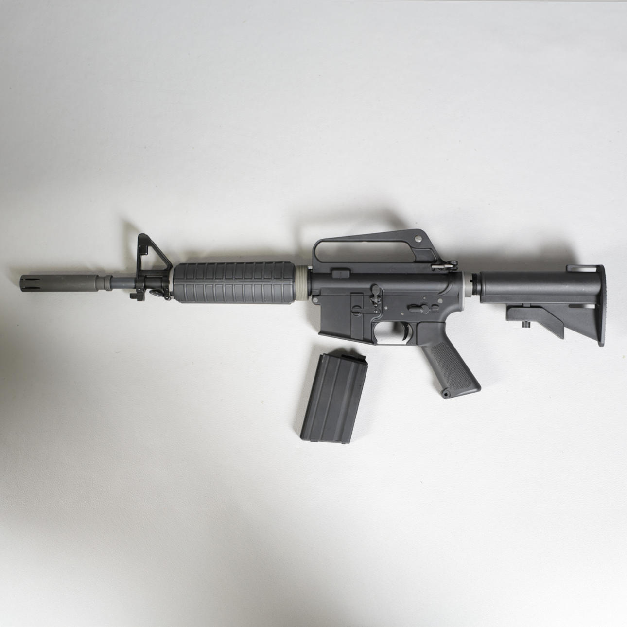 AIRSOFT XM177 REPLICA RIFLE.