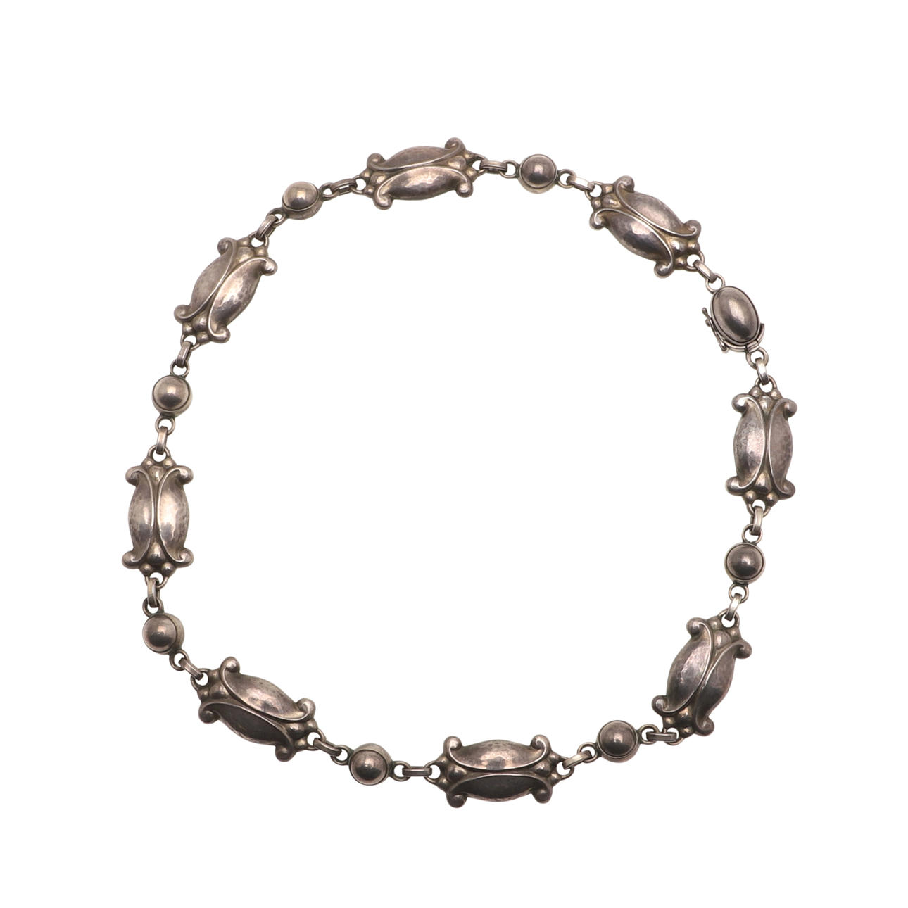 A SILVER 'SEED & POD' NECKLACE BY GEORG JENSEN.