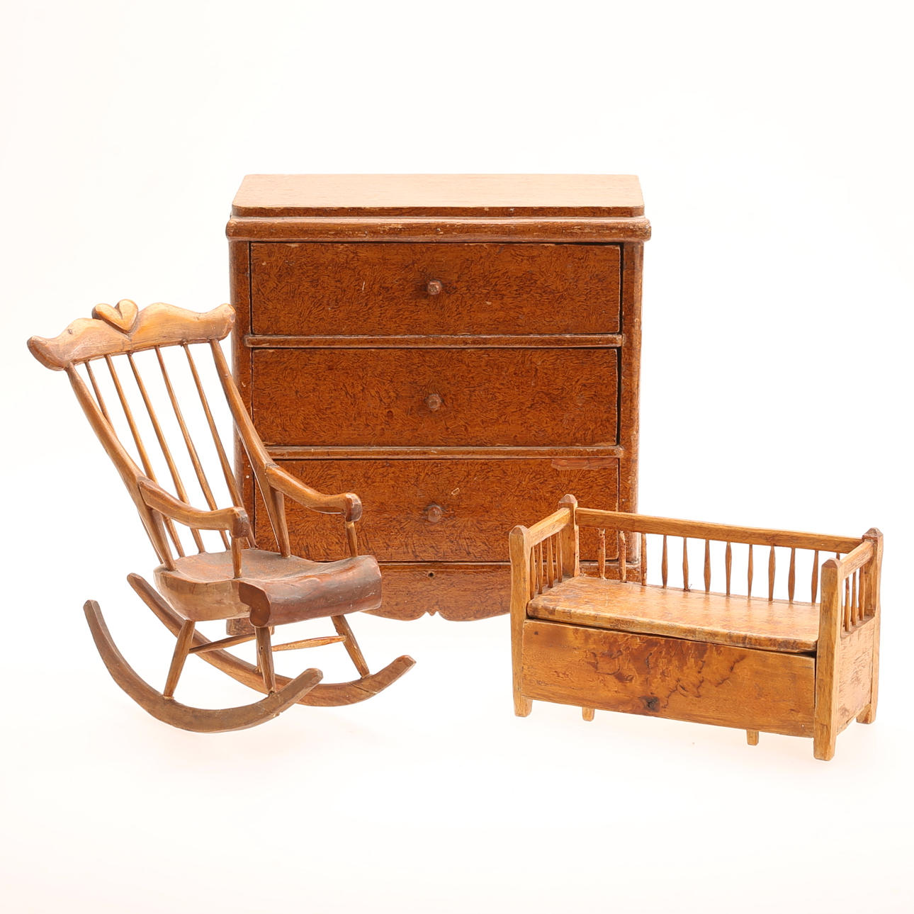 MINIATYRMÖBLER/DOCKMÖBLER, 3 delar, 1900-tal.