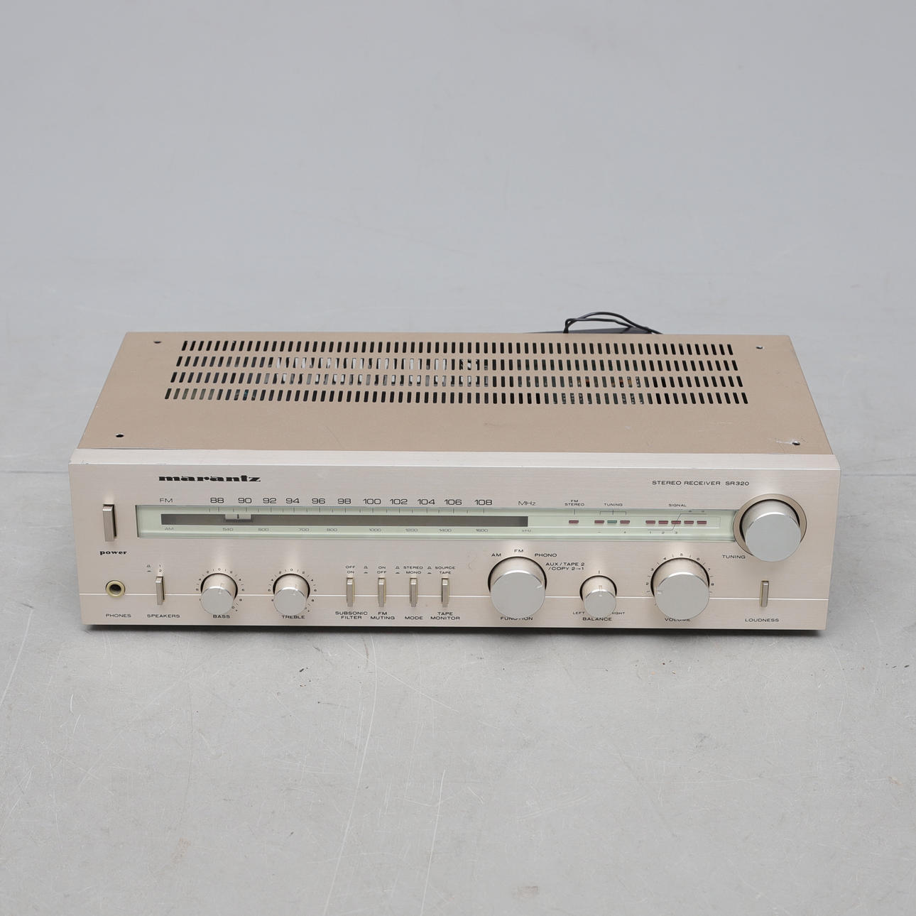 VERSTÄRKER, Marantz SR320.