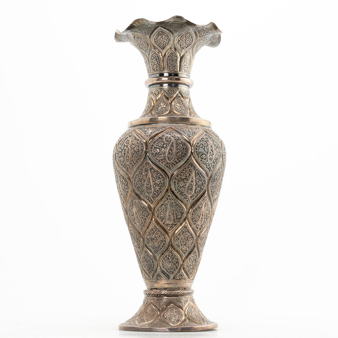 Silver vase with Boteh patterns as lamp base, India/Persia, 19th century /20. Jh.