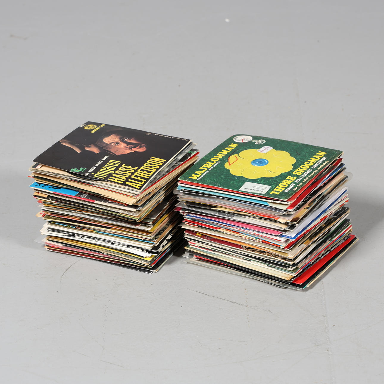 VINYLSKIVOR ca 125 stycken singlar Svenska.