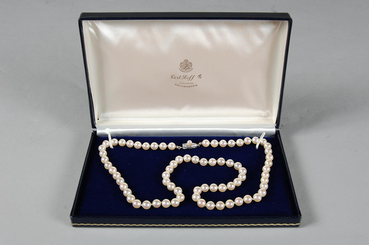 PÄRLCOLLIER, Majorica, silverlås.