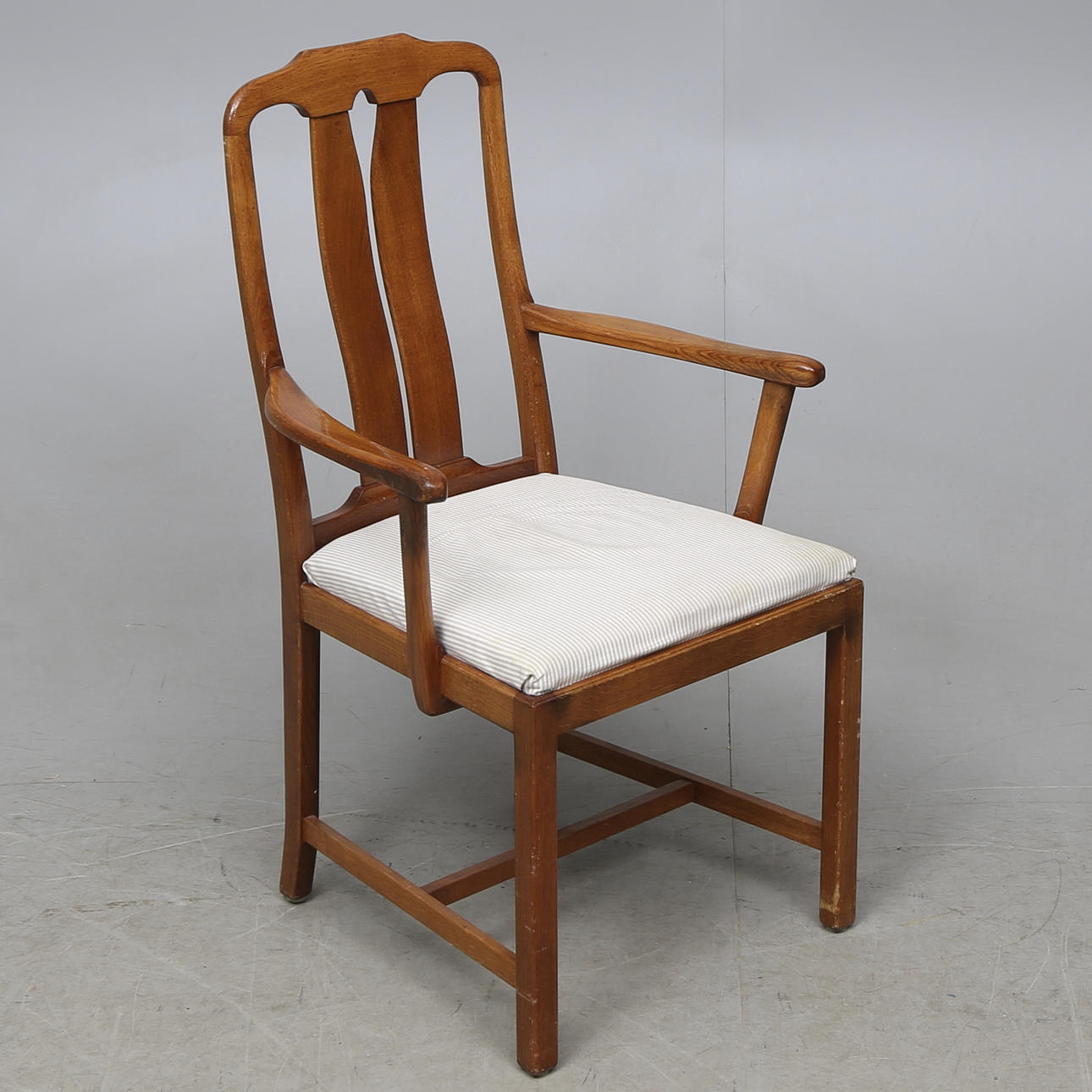 KARMSTOL, "Ambassadör", Carl Malmsten för Åfors Möbelfabrik.