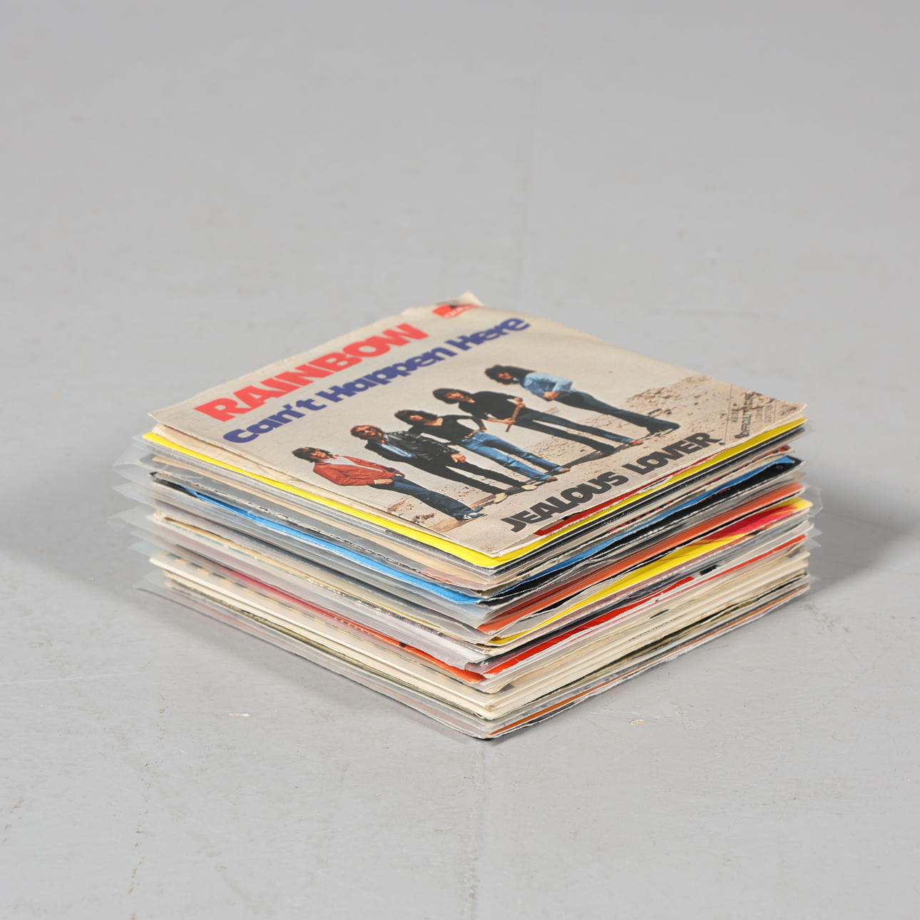 VINYL RECORDS 35 singles rock/pop.