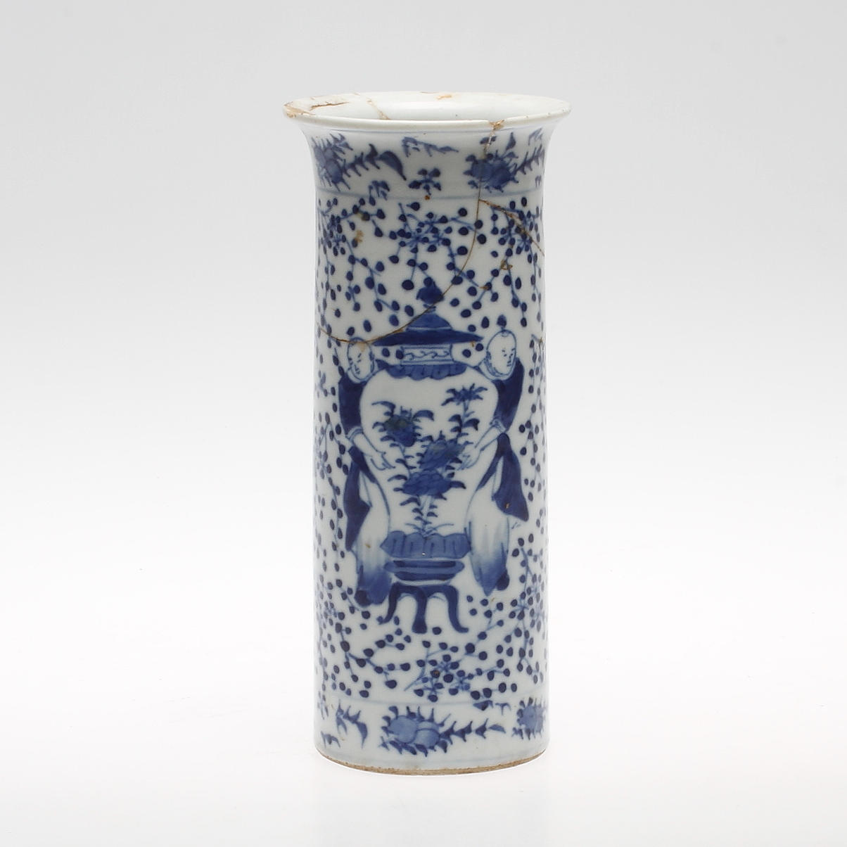 VAS, porslin, märkt med fyra karaktärers märkning, 1800-tal.