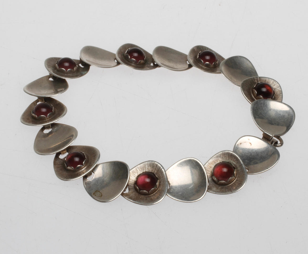 ARMBAND MED STENAR, ALTON, silver.