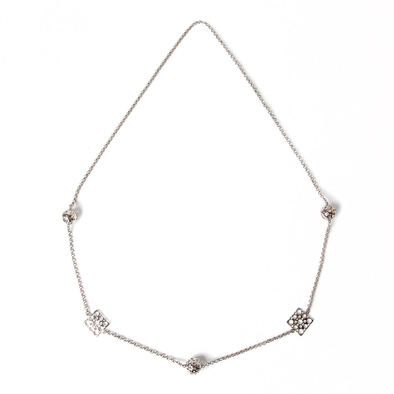 LIISA VITALI, eine Halskette aus Sterlingsilber.