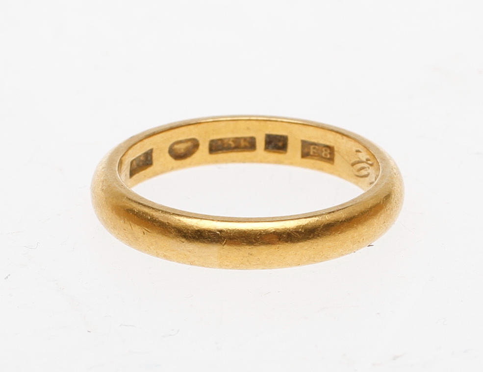 RINGAR, 23k guld, vikt ca 6,7 gram.