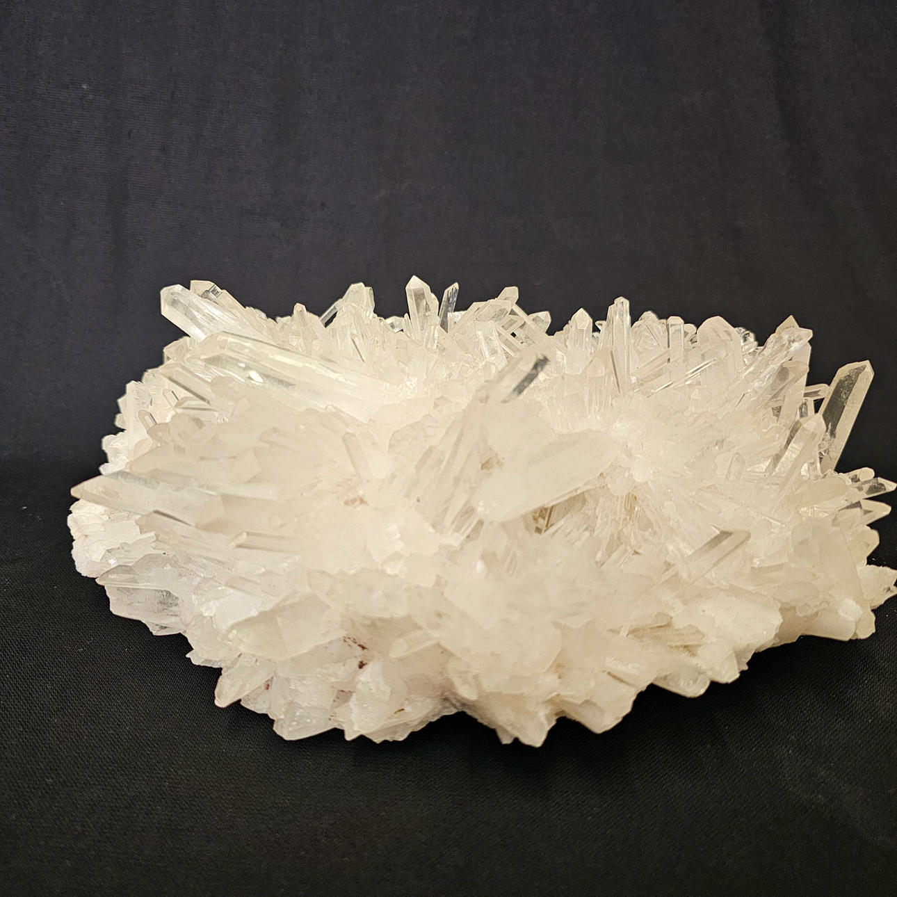 GROSSE GEODE WEISSER QUARZ.