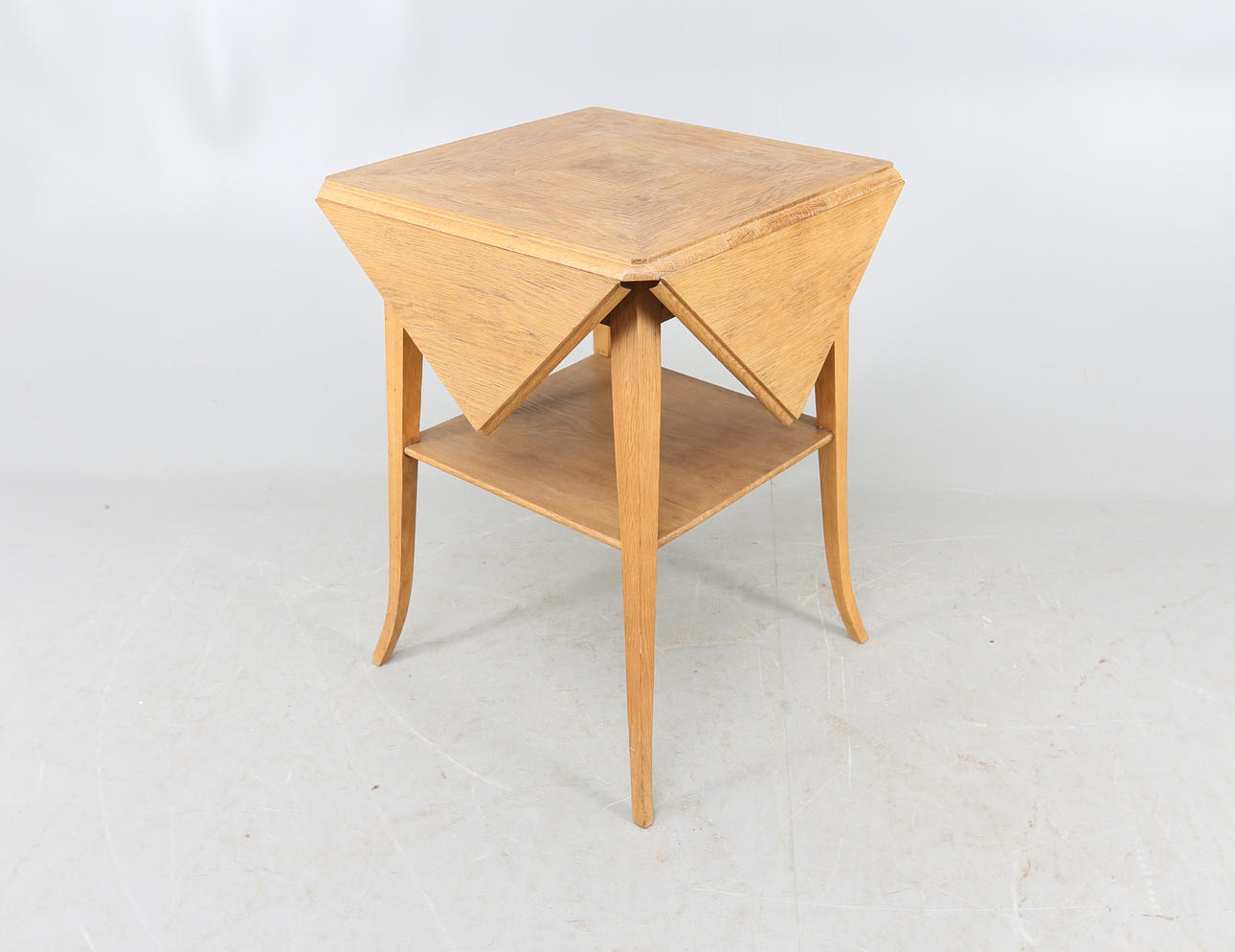 MUNKBORD, ek, 1900-tal.