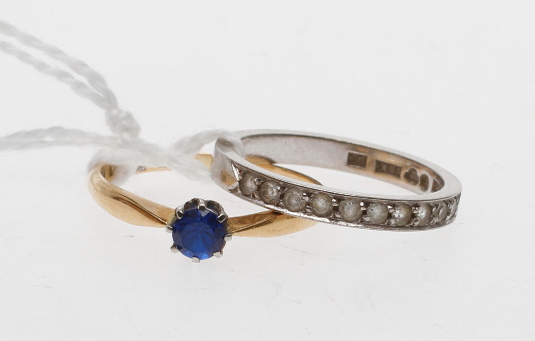 RINGAR, 2st, 18k guld med stenar, vikt ca 4,6 gram.