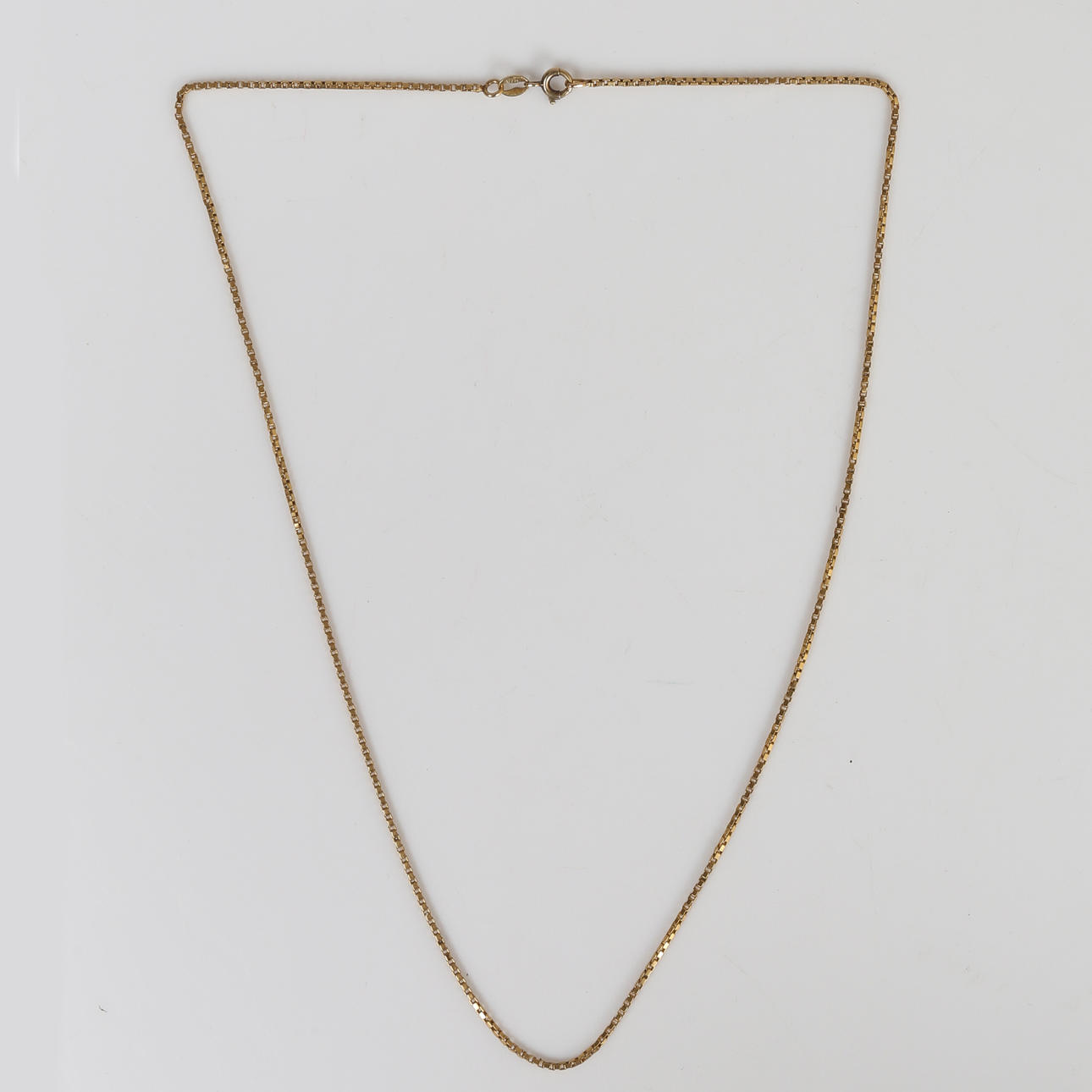 18 KARAATIN KULTAKAULAKORU.