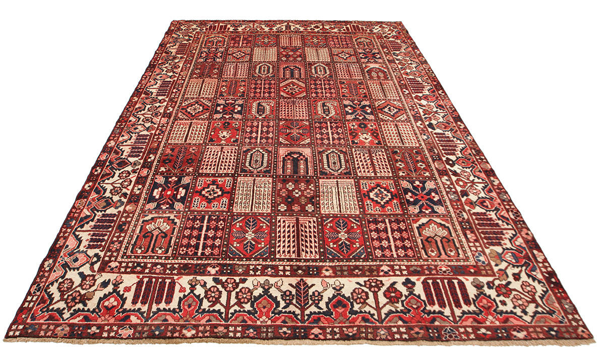 MATTA, BACHTIARI, Persien, 380 x 300 cm.