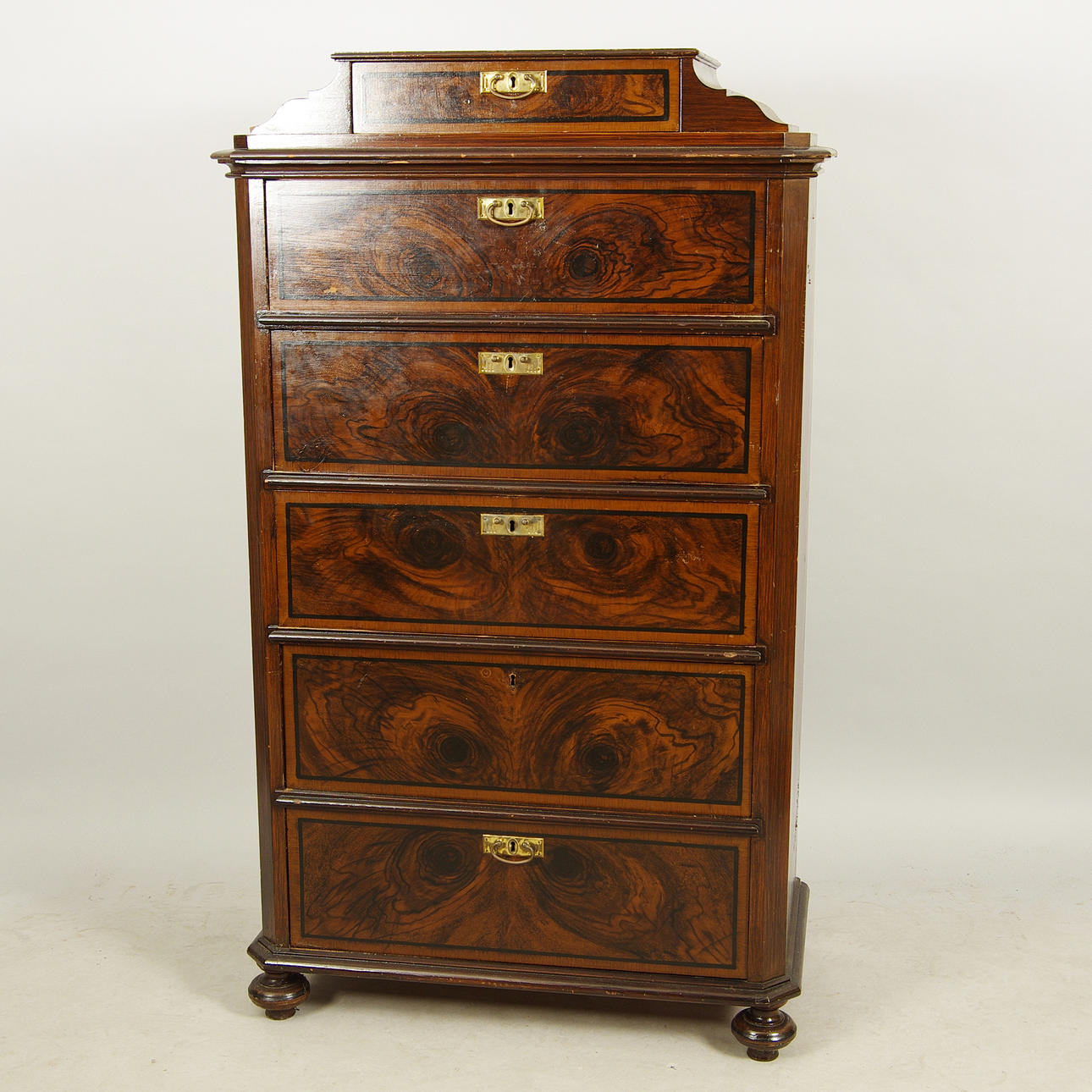 BYRÅ, 6-lådig, drickamålad, sent 1800-tal.