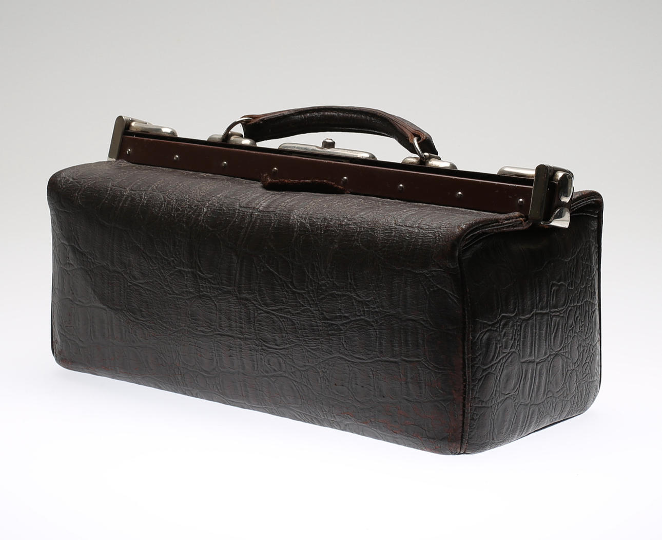 LÄKARVÄSKA, läder, 1900-talets början.