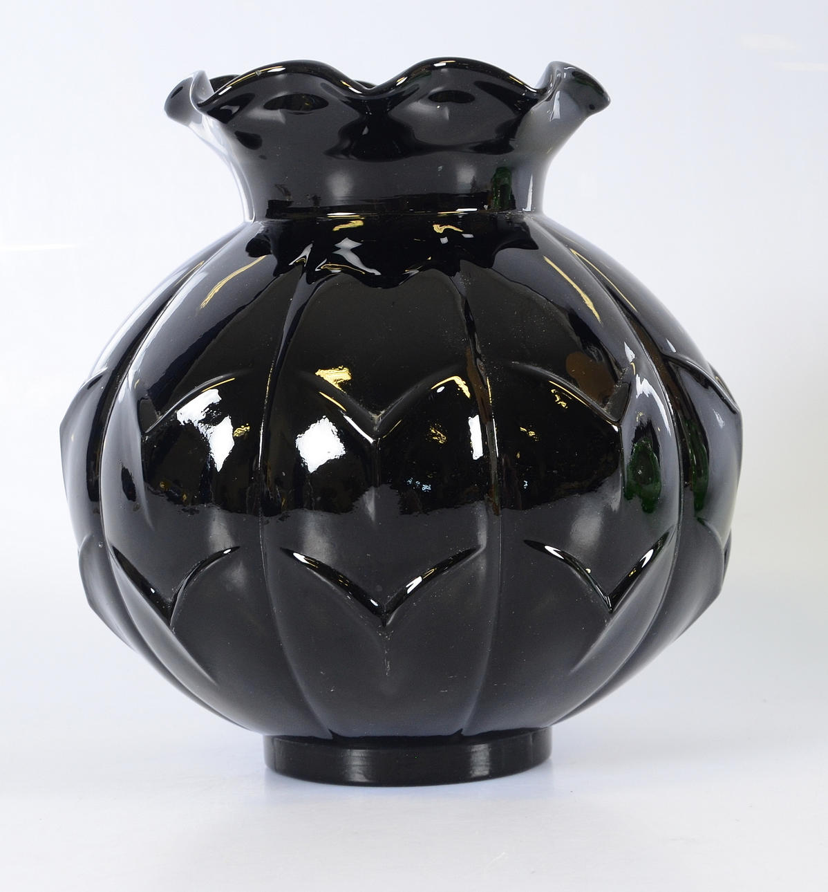 EDVIN OLLERS. Vas, mörktonat glas.