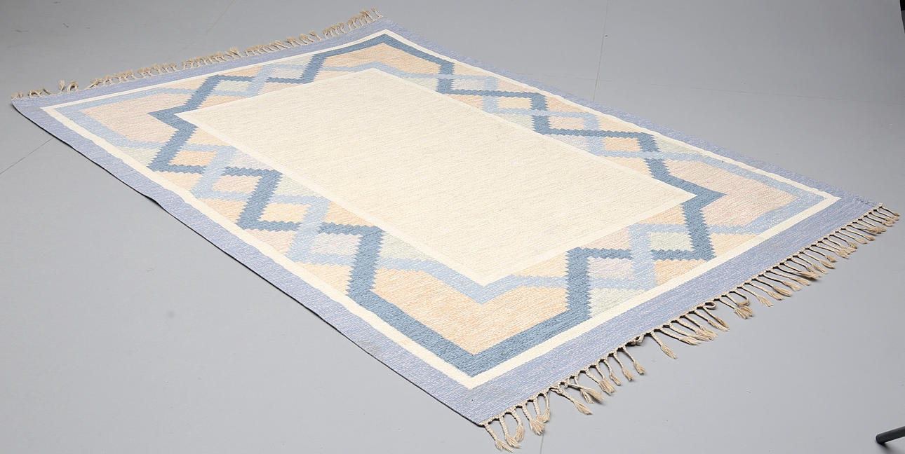 MATTA, rölakan, Anna-Johanna Ångström, signerad "Å". cirka 283 x 198 cm.