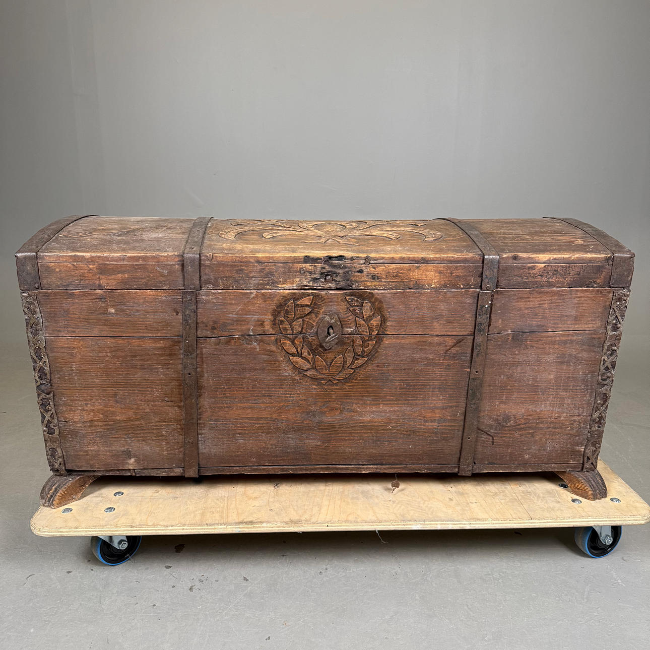 Eine Truhe, 18. Jahrhundert.