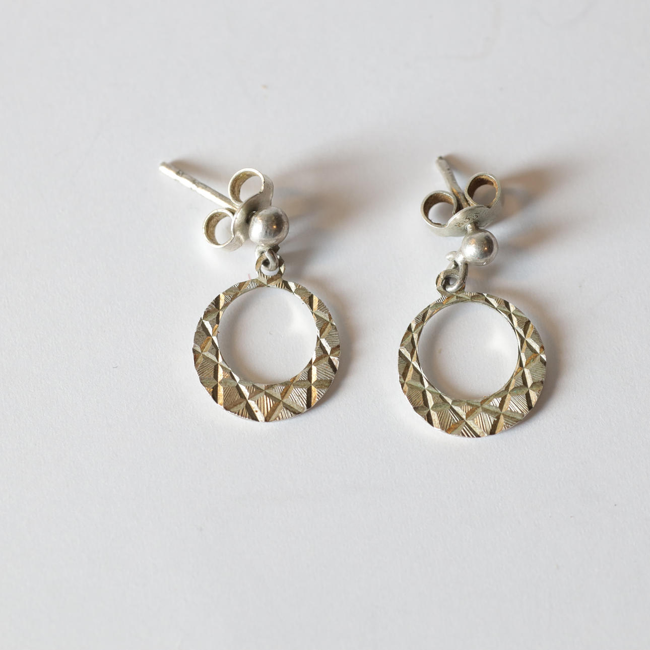 ÖRHÄNGEN, 1 par, silver. Totalvikt ca 1,9 gram.