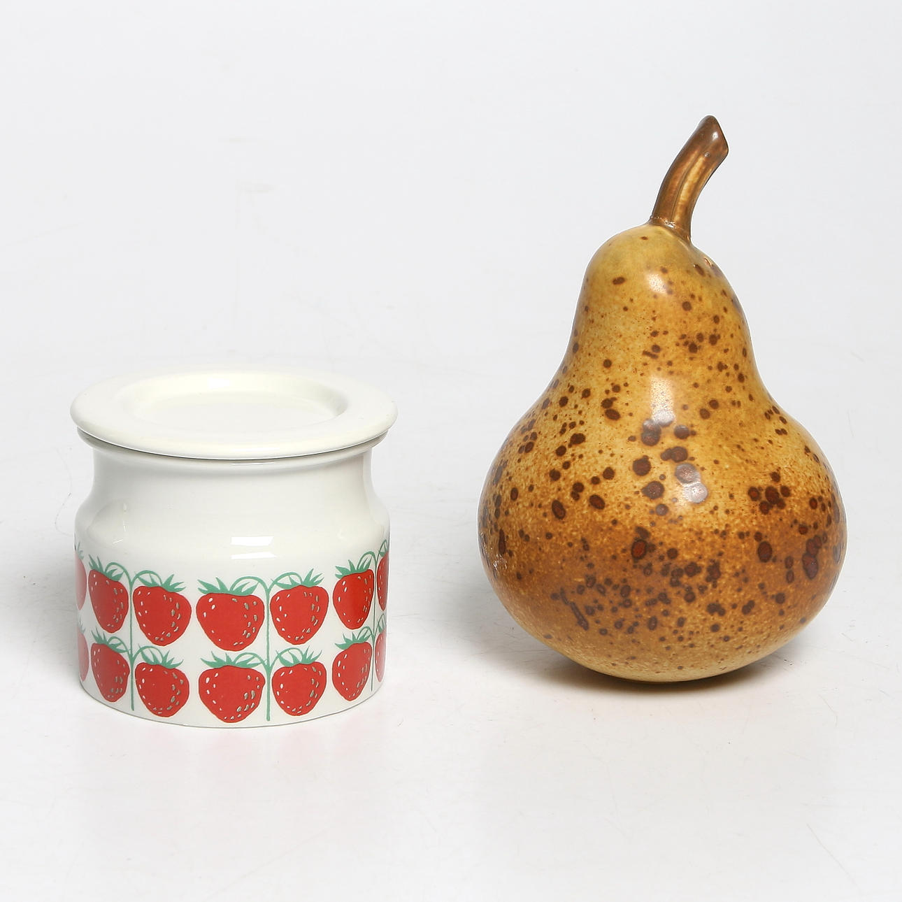 MARMELADBURK och SKULPTUR, porslin och stengods, Esteri Tomula, Arabia och Kerstin Hörnlund, Rörstrand, 1900-tal.