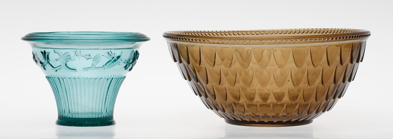 GLASFÖREMÅL, 2 delar, Orrefors, 1900-talets första hälft, sign.