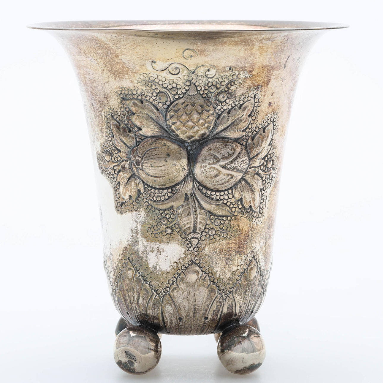 A silver TESI beaker, Gothenburg, 1952.