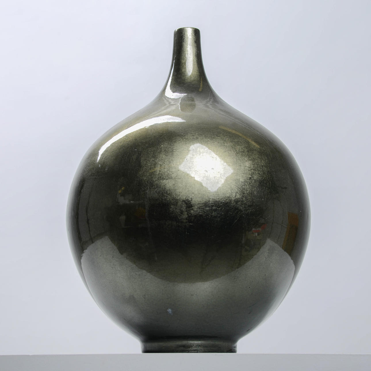 A vase, Sia, 21st century.