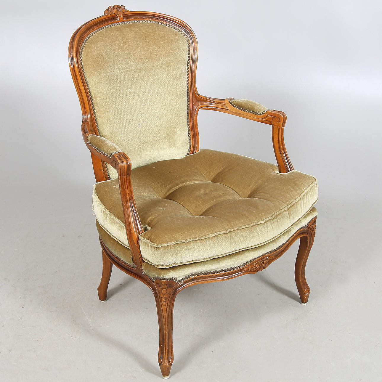 KARMSTOL, rokokostil. 1900-tal.