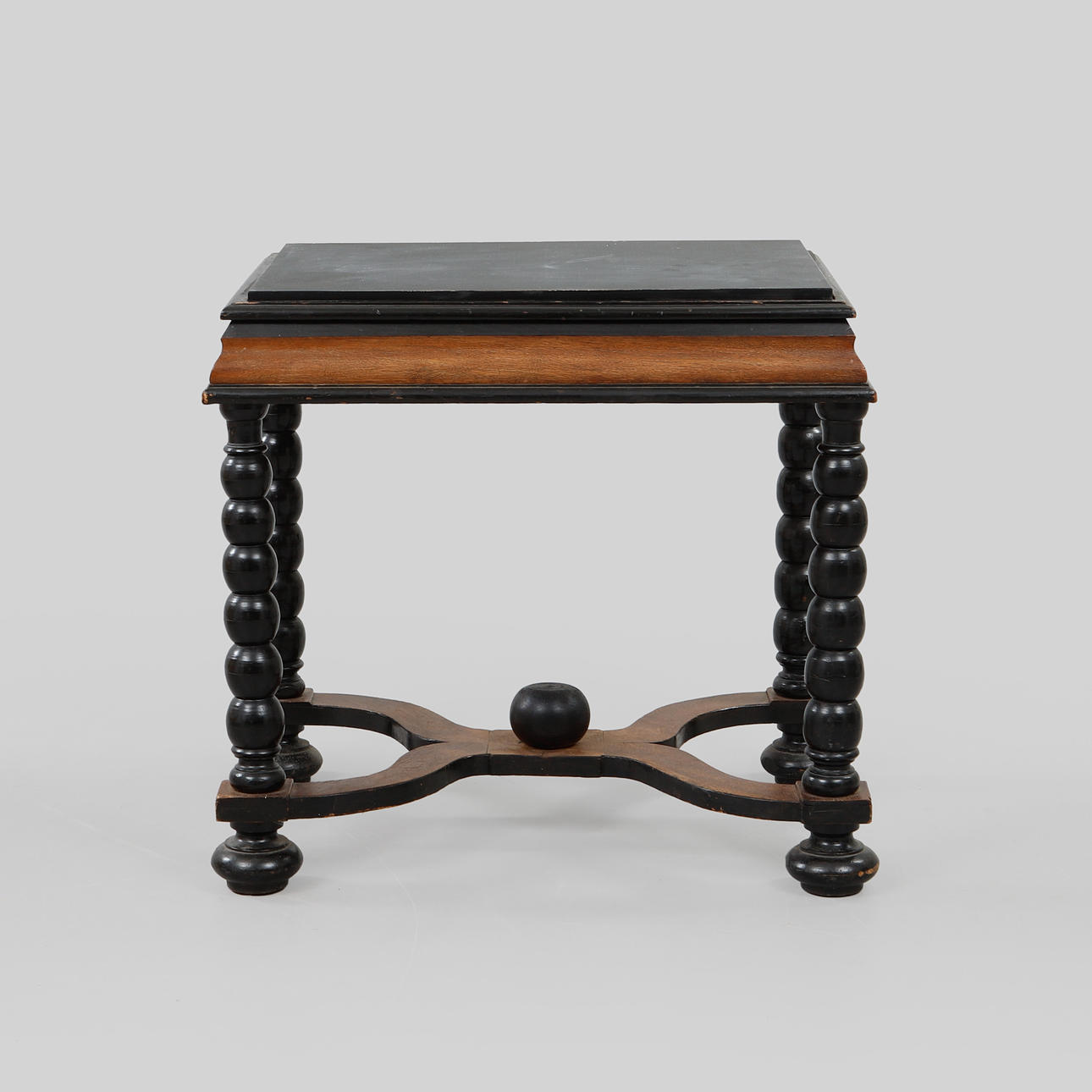 SEINÄPÖYTÄ, BAROKKITYYLINEN.