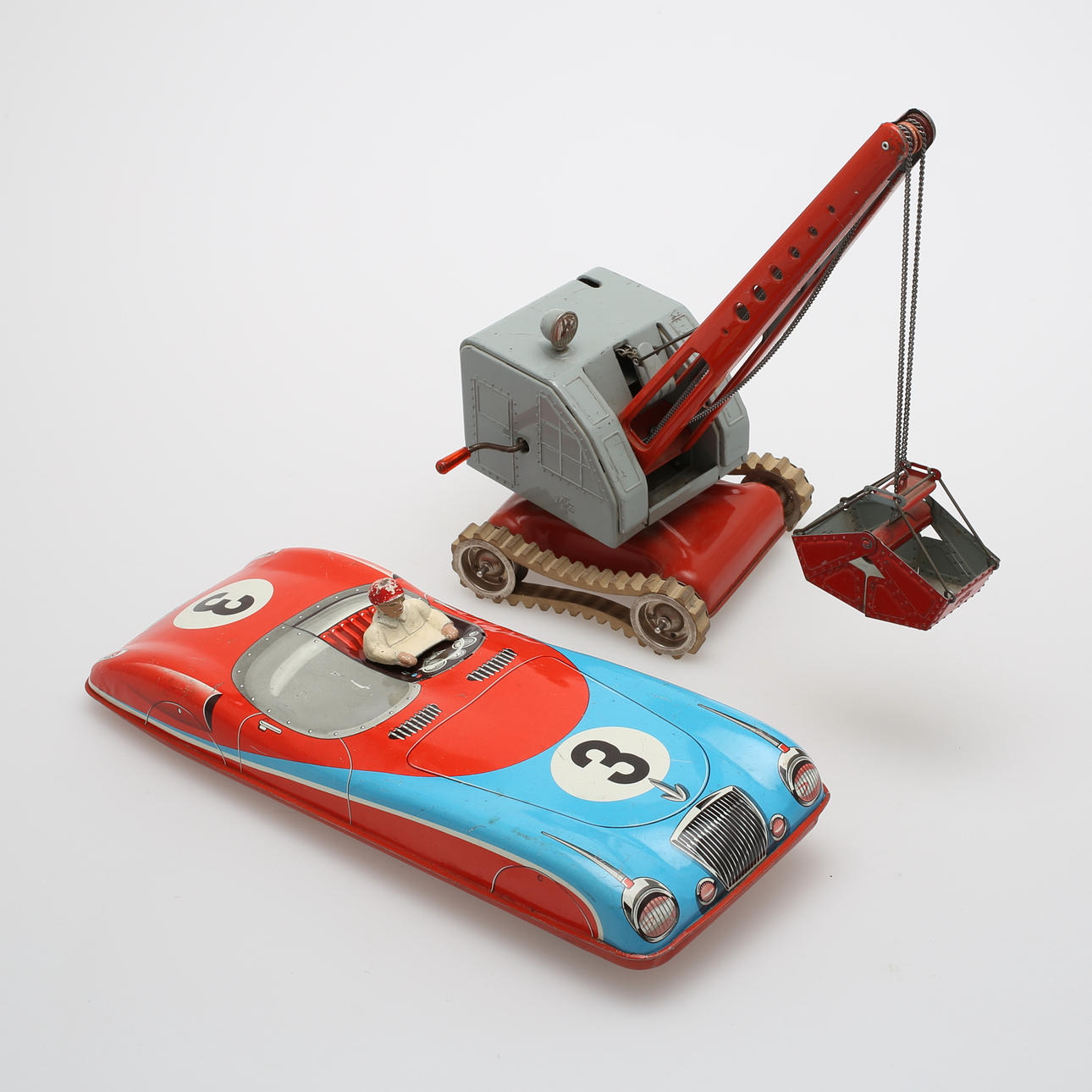 LEKSAKER, 2 st, plåt, 1900-talets mitt.