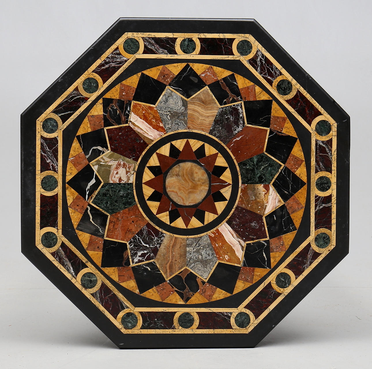 BORD, pietra dura, Italien, Omkring 1900.