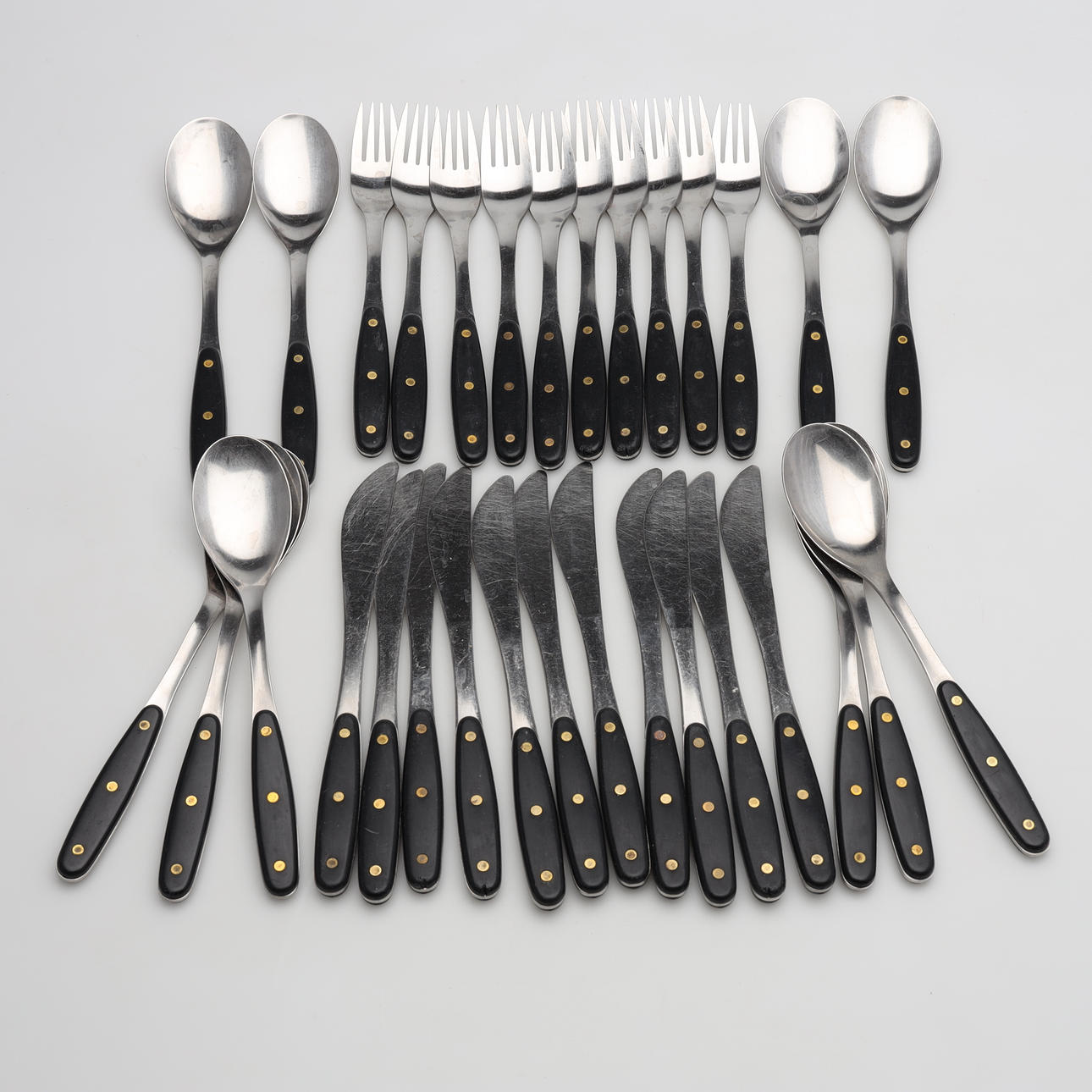 RUOKAILUVÄLINEET, 31 kpl, Hackman, Suomi.