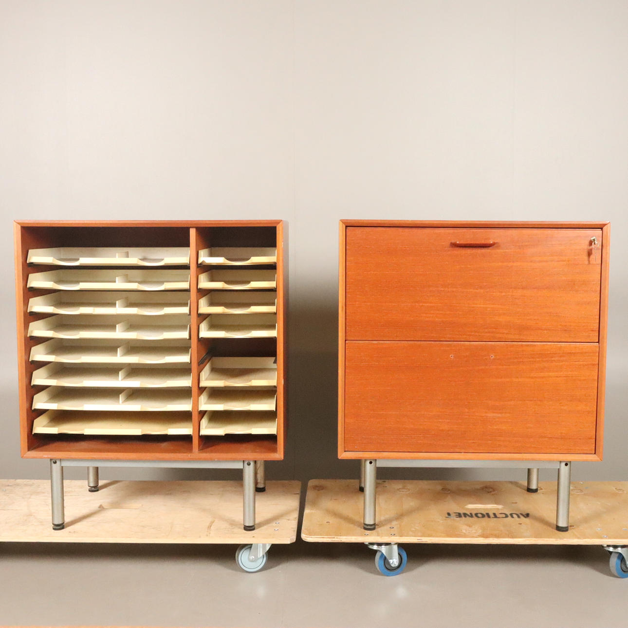 KABINET 2 stk, teak.