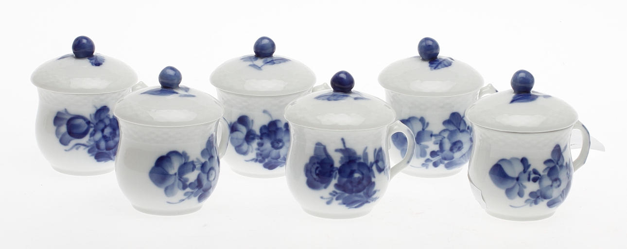 CREMEKOPPAR, 6 st, porslin, "Blå blomst", Royal Copenhagen.