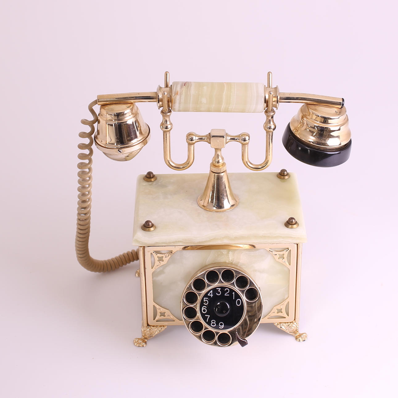 BORDSTELEFON, mässingsfärgad metall/stenskivor, sent 1900-tal.